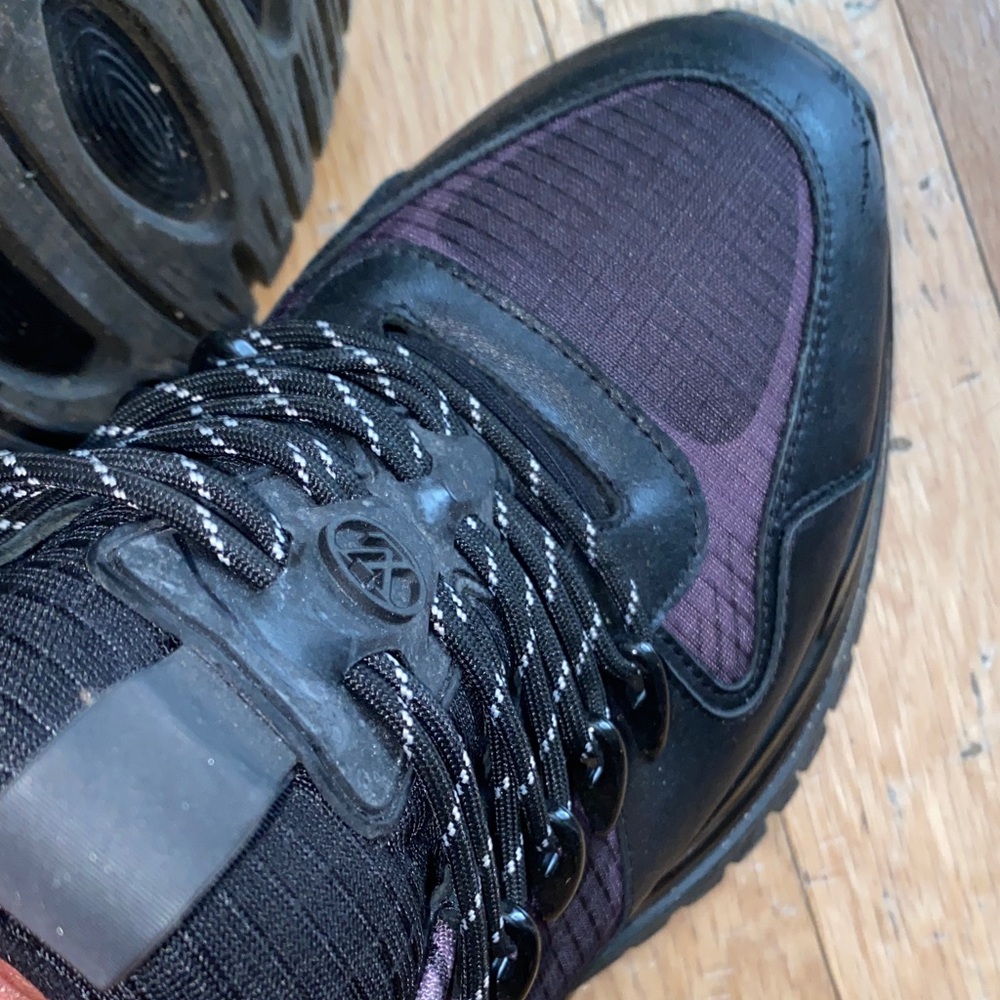 Louis Vuitton Black and Yellow Men's Sneakers - Picture 6 of 7